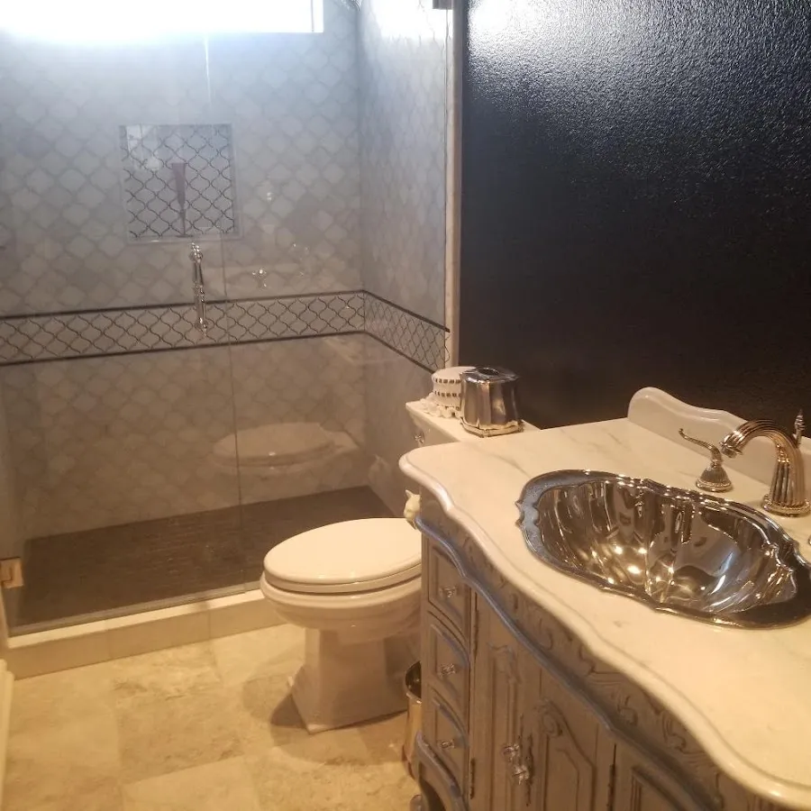 Professional plumbing work and bathroom remodeling in Peru